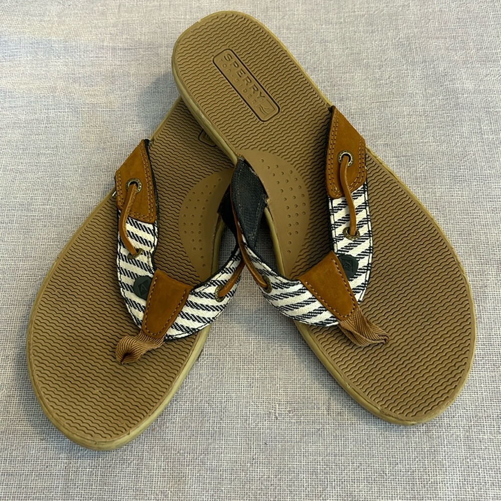 Sperry sandals